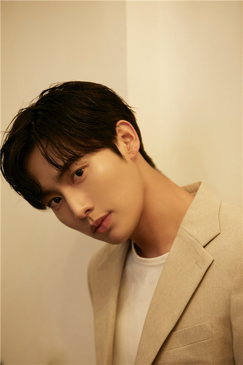 韩国人气演员权华夽确定出演新剧《请确认活动吧》,将与方敏雅合作.