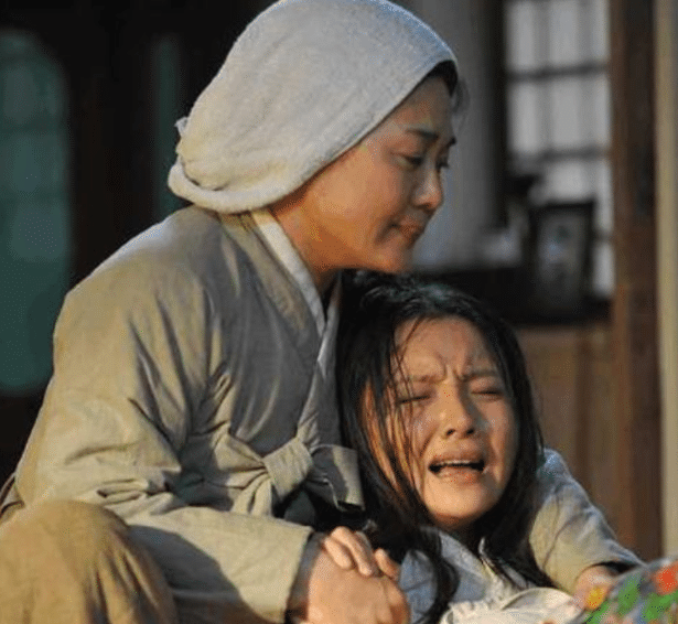 清代女子难产昏厥误认已死封棺下葬200年后棺中景象凄惨