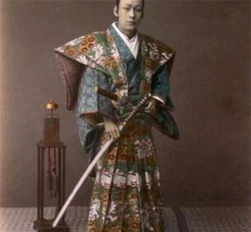 百年前的日本武士 平均身高1米6 眼神駭人 女武士長得確實漂亮 中國熱點