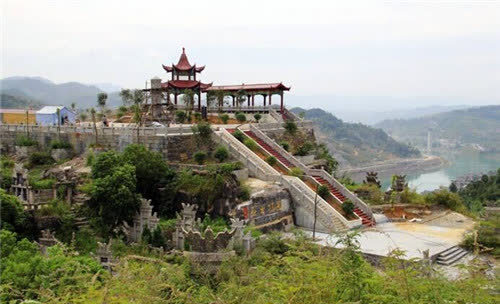 八宝山有何特殊为何无数名人都想长眠于此你看81号墓里埋着谁