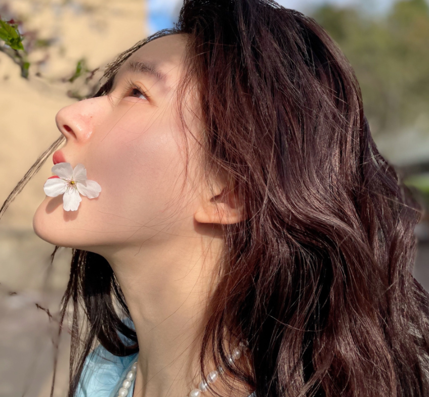 赵露思发量有多惊人,剧中造型都用自己的头发,堪称"金毛狮王"