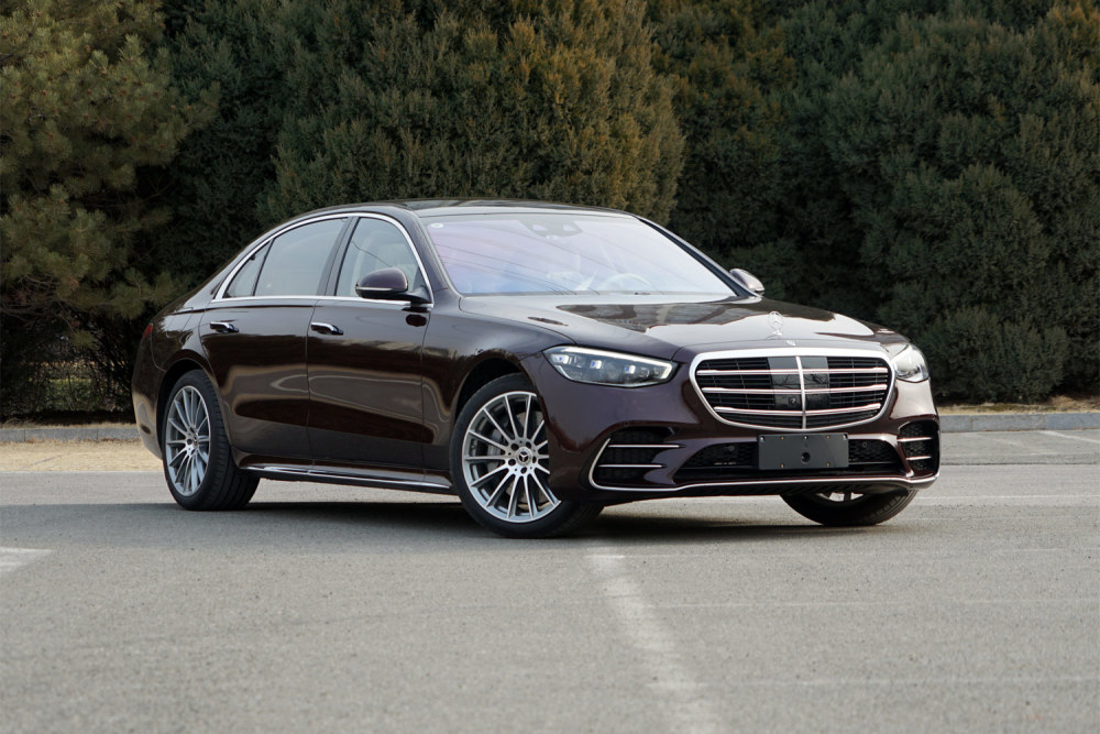 终于来到d级车领域的大哥大,奔驰s级.