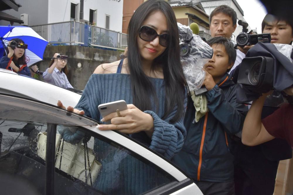 77岁富豪野崎幸助靠白酒和房地产生意发家致富,保守估计有千万身家,且