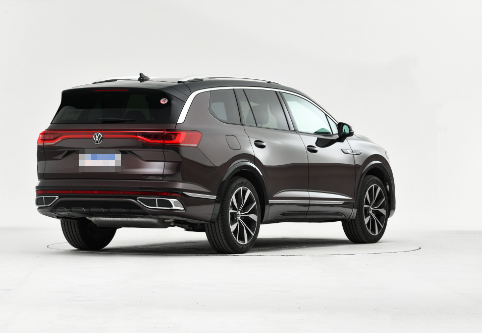 大众新款suv霸气亮相轴距近3米搭v6引擎299马力配全时四驱