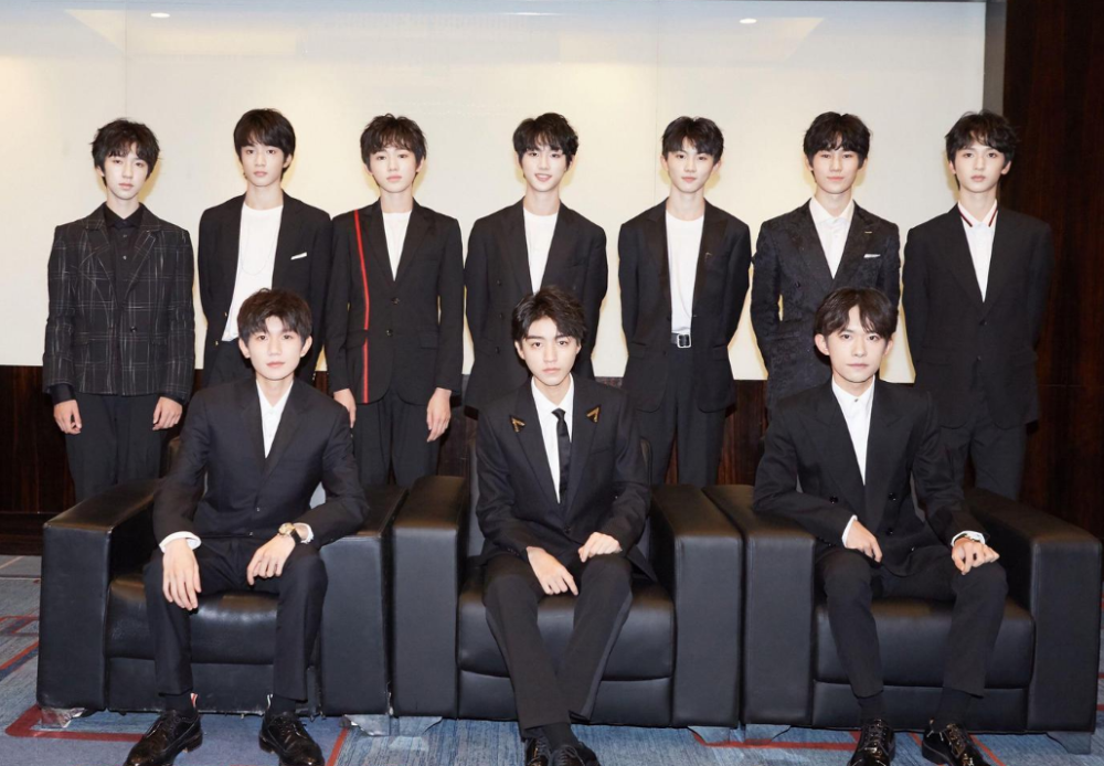 旗下所推出的第二代男团,也是当红偶像组合tfboys名正言顺的"师弟团"