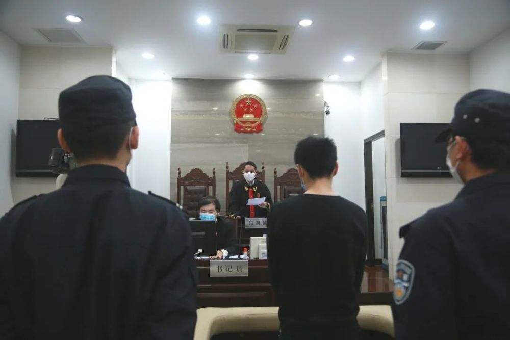 常熟法院一审宣判!关于常熟一"合同制"老师打公交司机的事件