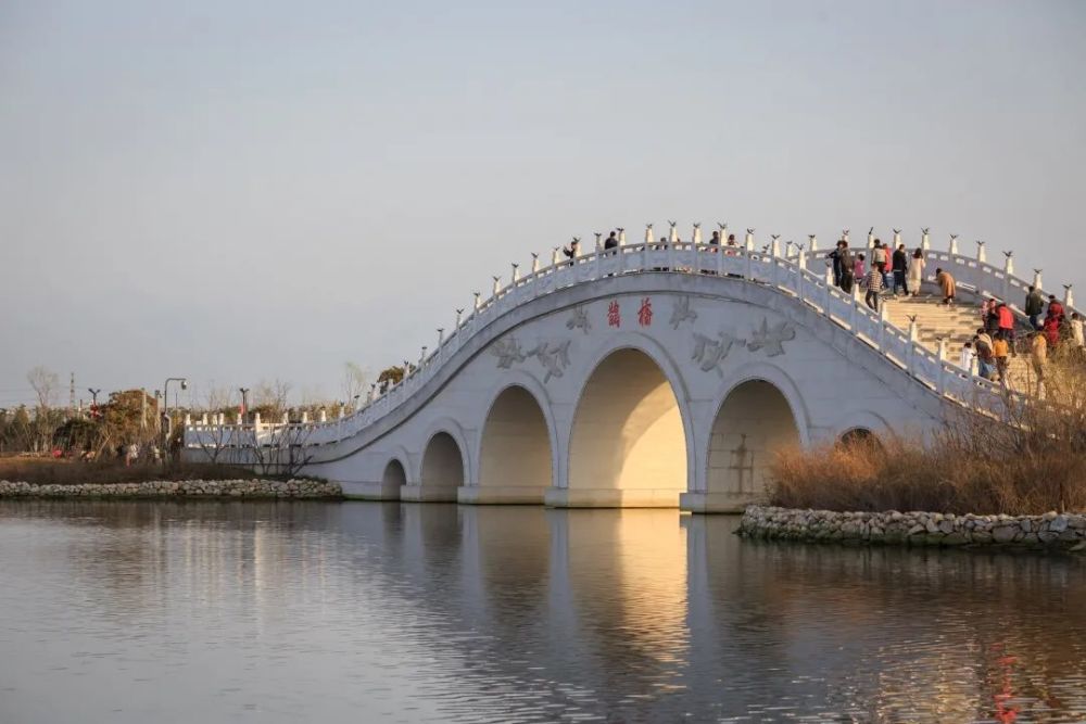 昆明池·七夕公园门票价格:免费,需要提前预约西安城墙景区五一期间