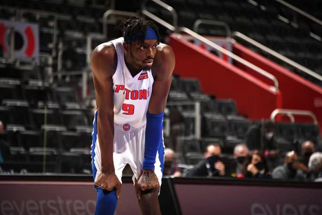 活塞 NBA：活塞vs独行侠，东契奇率队暴揍鱼腩？
