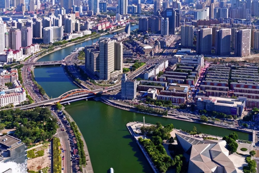 中国各城市人均gdp_中国2021人口解读:数据发生大逆转——北京上海PK结果出人意料(2)