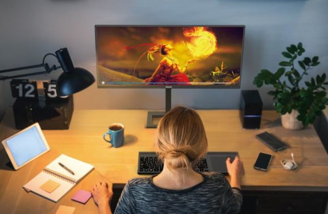 兼顾影音娱乐和视频剪辑这款显示器超给力