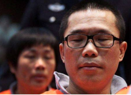 深圳黑老大敛财2亿无人敢惹向华强也罩着他