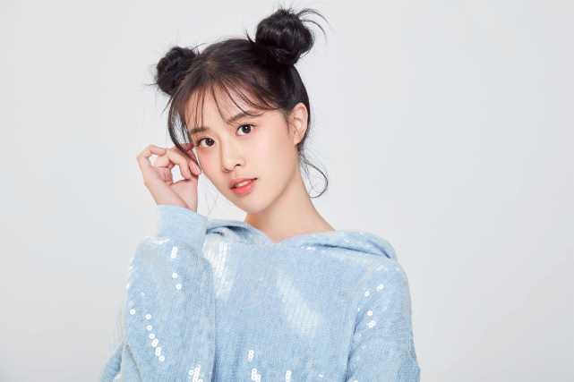 徐沁出演他在逆光中告白吃瓜达人傻白甜气氛担当