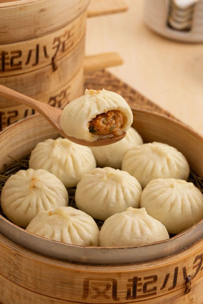 美女老板做小笼包连锁,60平小店日收1.8万!传统品类新打法!_腾讯新闻