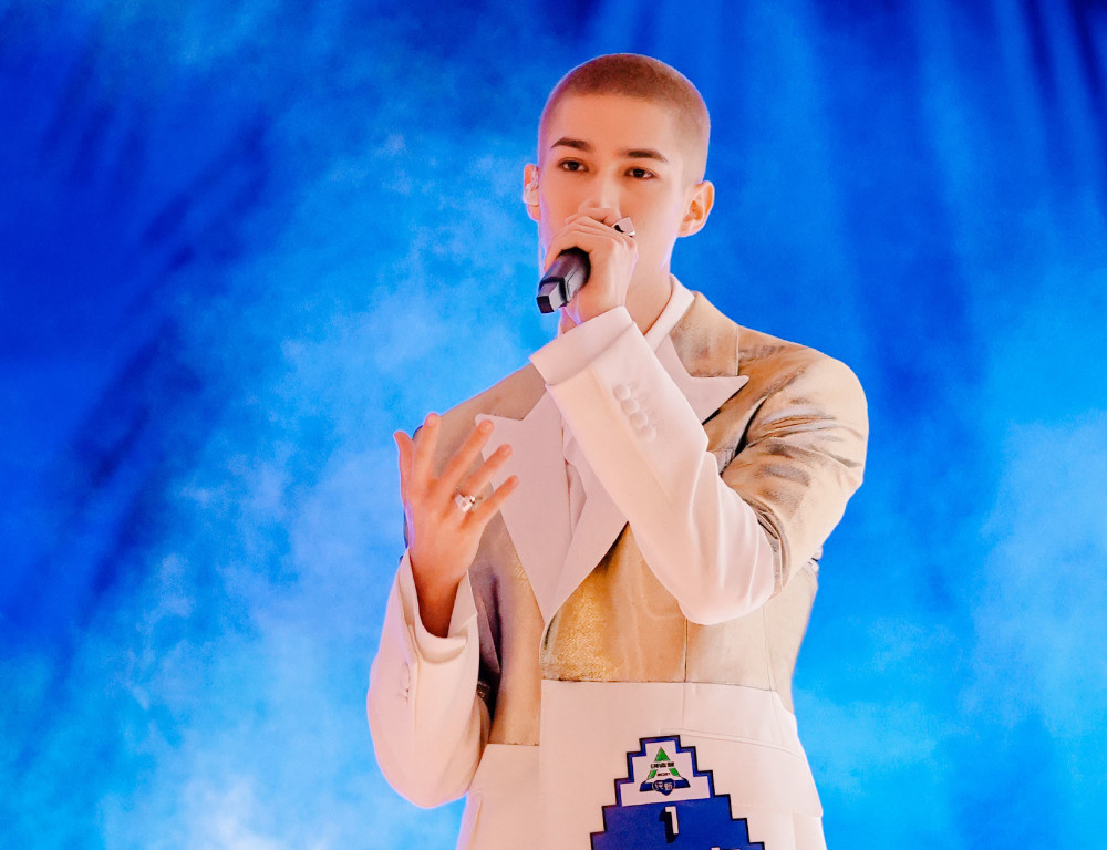 创造营结束后依然实火利路修被写成小说米卡妈妈因动态道歉