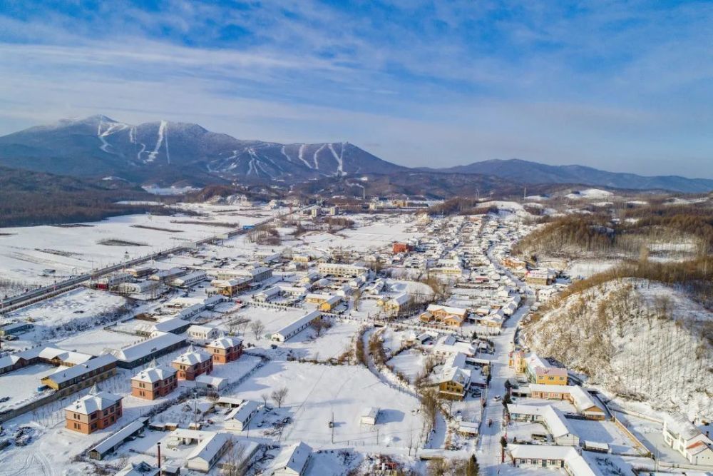 独厚,滑雪期为150天左右亚布力,苇河4个国家级森林公园森林覆盖率73%