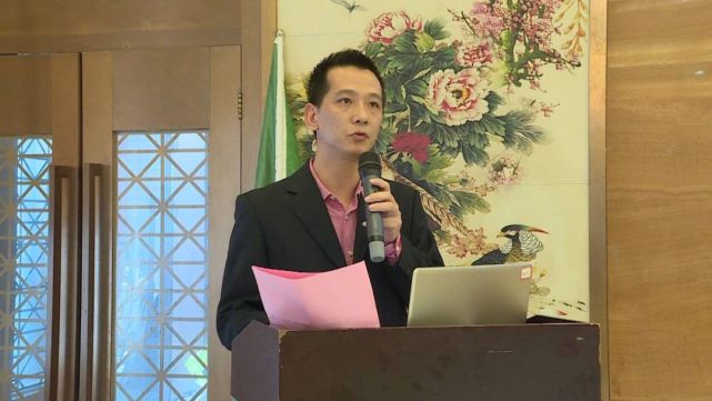 在选举大会上,由连平县茶叶协会陈彩云会长(第二届秘书长谢英武代)