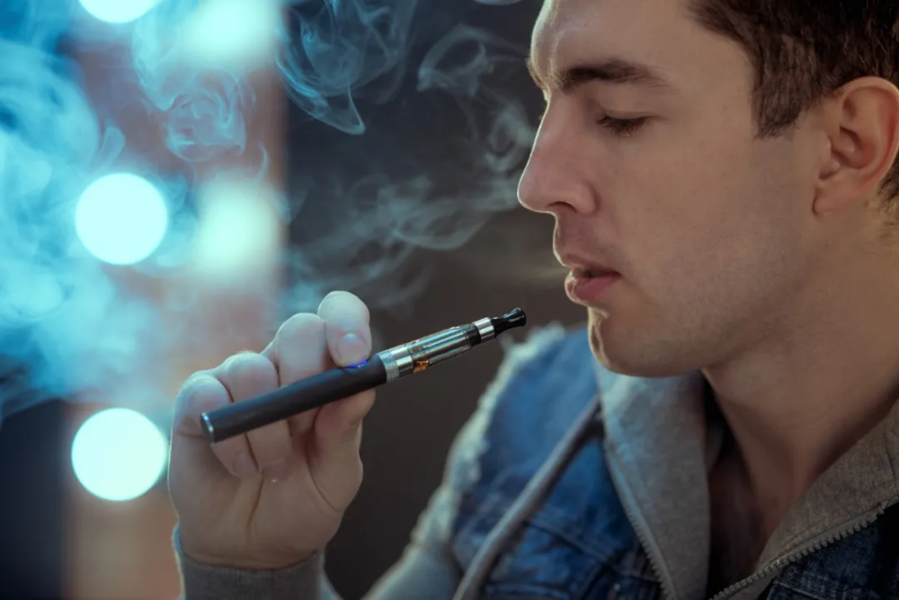 上瘾这门生意,成就了4000亿市值的电子烟代工巨头_腾讯新闻