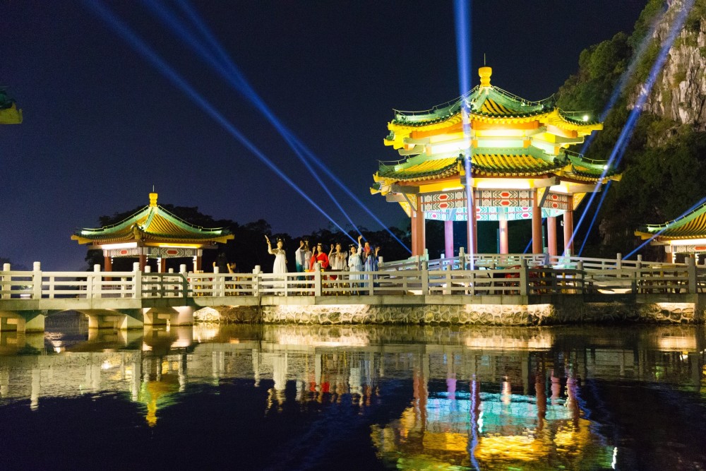 肇庆星湖新活力日夜乐不停