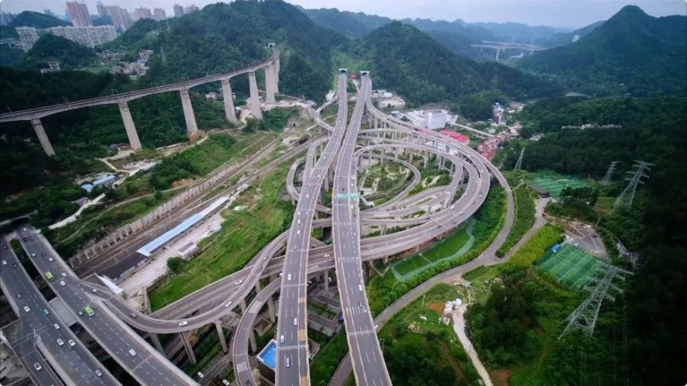 贵阳奋力打造西南综合交通枢纽!"中国最具幸福感城市"投票火热进行中