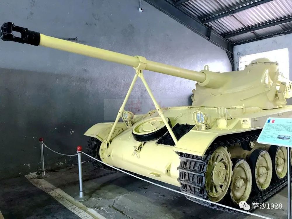 炮塔竟然只是一层帆布的amx13轻型坦克萨沙的兵器图谱第214期