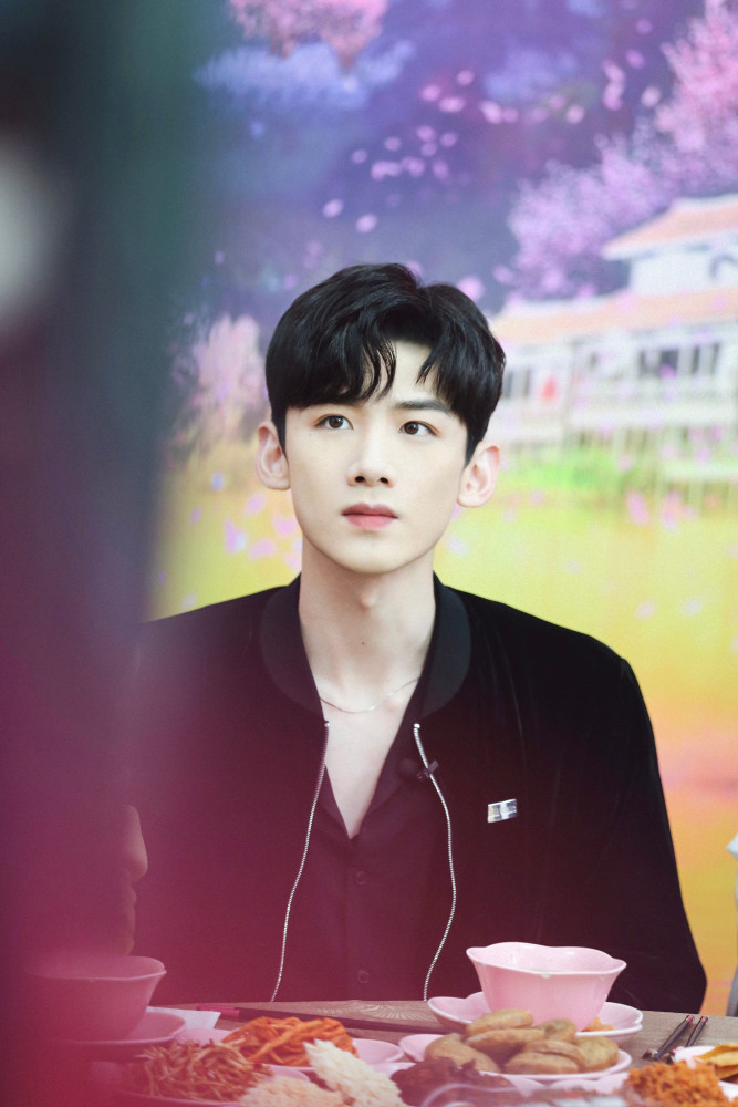 八零九零白敬亭