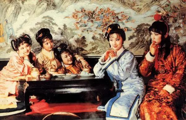 红楼梦里的十盏茶道尽了人生冷暖