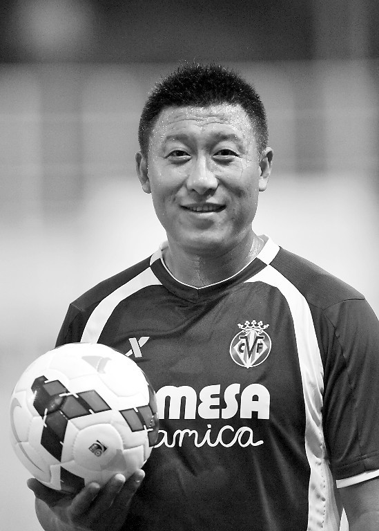 张恩华的职业生涯大部分时间是在大连实德以及前身大连万达队度过的