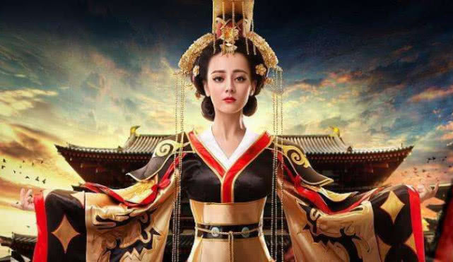 此女差点成中国第二个女皇为过皇帝瘾死前一月坚持要穿下龙袍