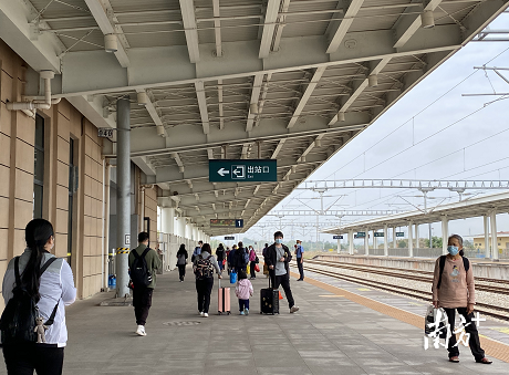 五一期间始兴火车站加开多趟列车