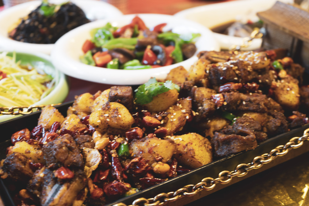 福特探险者风和日丽兄弟们泸定海螺沟走起