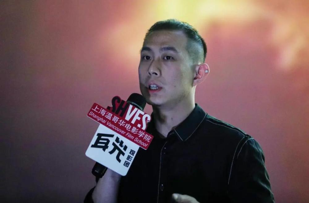 杰森陈在《指环王》中,每一个特效演员一般会带2到3个化妆师,他们在