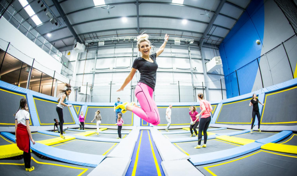 14万买现代新车买了个蹦蹦床车主要求赔偿被怼回你这属于敲诈