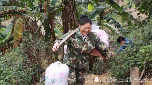 中国最美妈妈 87个孩子九成上大学 11个上清华 9个上北大 腾讯新闻