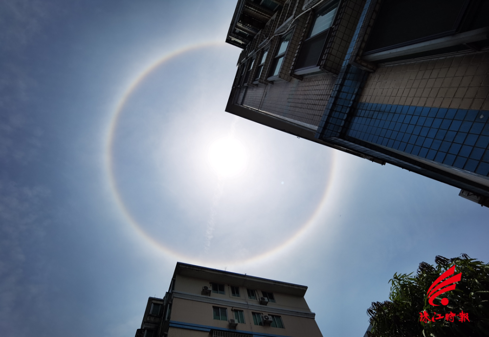 罕见快看你头顶的太阳长光环了