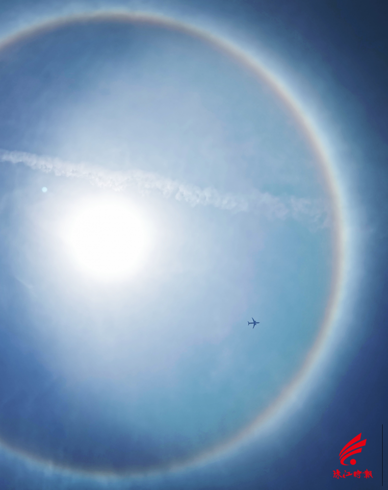 罕见快看你头顶的太阳长光环了