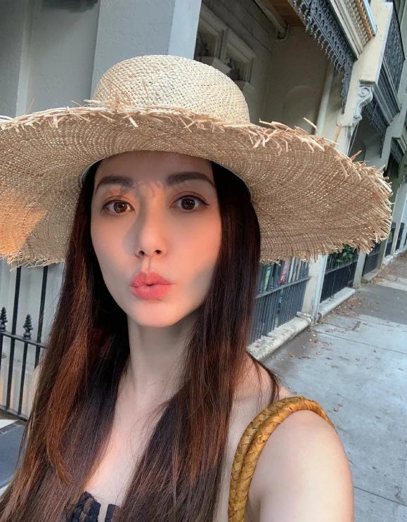 牡丹仙子郭妃丽近况49岁身材似少女险些误入按摩店后息影