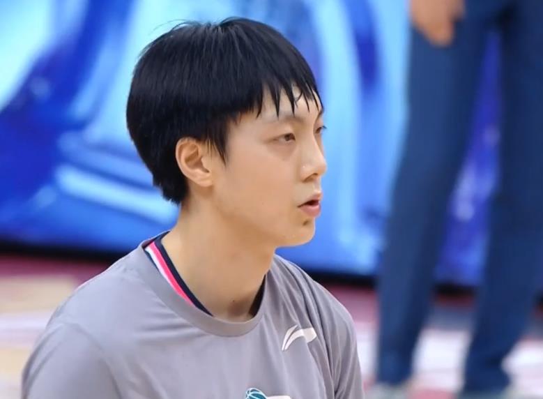 cba CBA球星历劫！他在杜锋骂声中成长，已能挑大梁，妈妈骄傲落泪