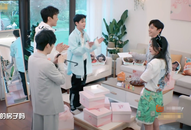 密室3海报杨幂站前排邓伦大张伟成两大护法张国伟成亮点