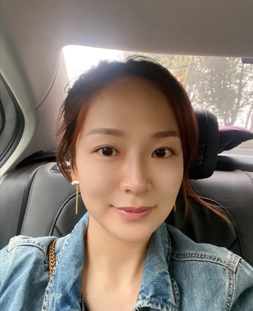 36岁女子吃维e10年,皮肤暗沉长满斑,皮肤主任:真是太无知了