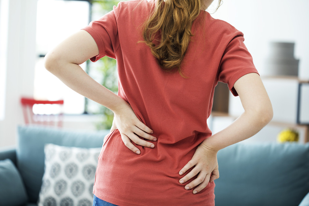 为什么有些女性会出现频繁腰痛可能与什么原因有关