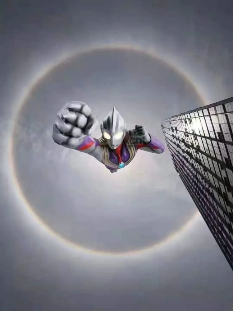 今天上午"光"临遵义,紧接着美少女战士和奥特曼都来了