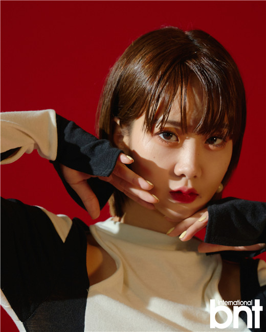 歌手姜蕙妍拍摄bnt写真 "因疫情无法去旅行,新的趣