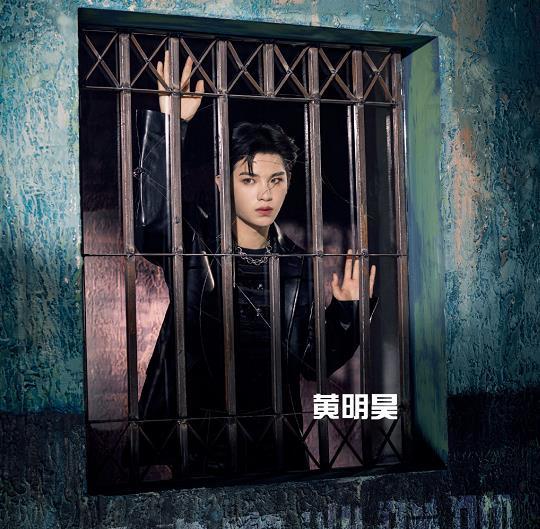 密逃3定档5位老成员拍帅气黑衣海报杨幂鼻子p变形