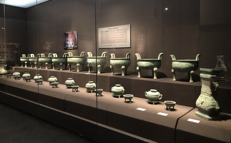 郑州博物馆新馆开馆迎宾沿黄九省区珍宝齐聚添彩