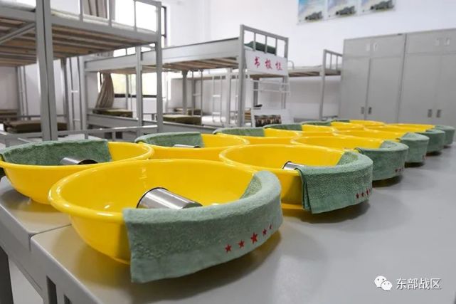 兵的味道他们逐渐养成了严谨细致的作风相比入营前井然有序的内务柜