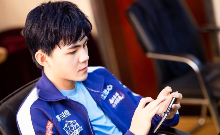 看完梓墨马超表演诺言已无上场机会estar的老大换人了