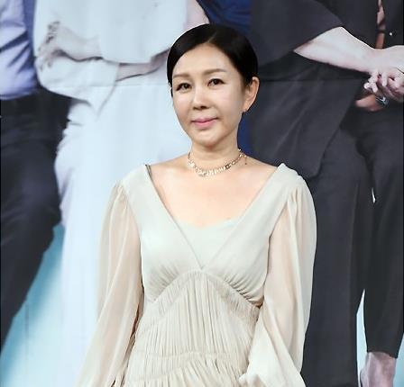 国民妈妈朴俊锦闪嫁财阀,为老公连做12次试管因无后被扫地出门