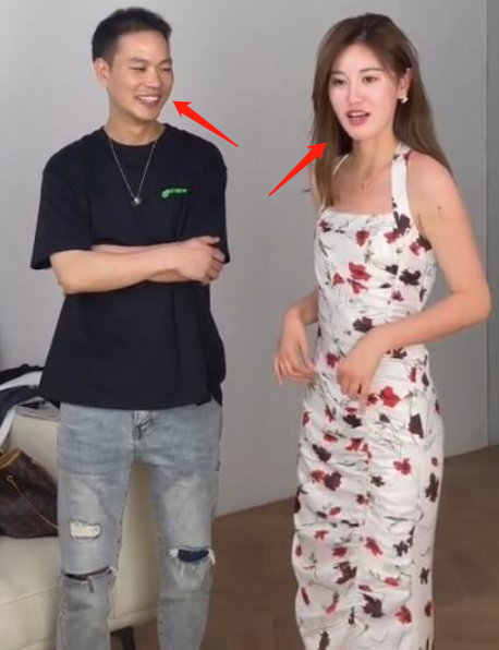 把项思醒推上风口浪尖张科峰带新人谈笑风生数百条视频全留着