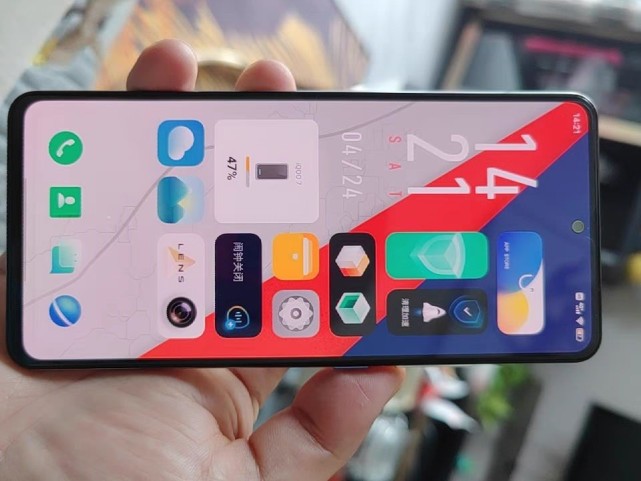 这款iqoo7性价比确实算十分高,由于后来登场的真我gt,红米k40pro起步