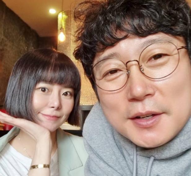 拍摄行程满档仍坚持陪伴到医院洗肾,李寿根被妻子记录辛酸一面